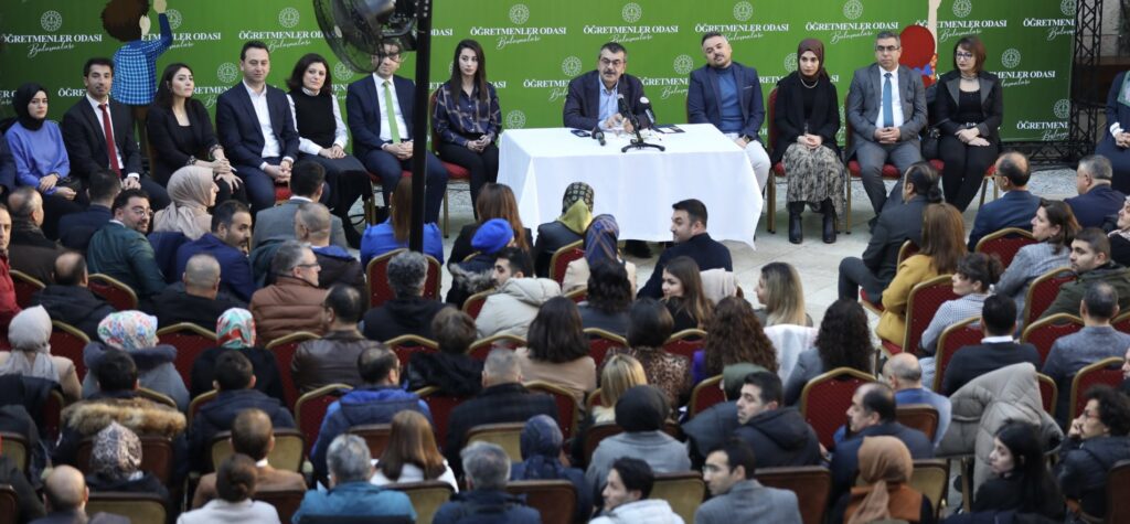 Öğretmenlere Müjde! Basvurusu Olanlara Ek Atama Hakki