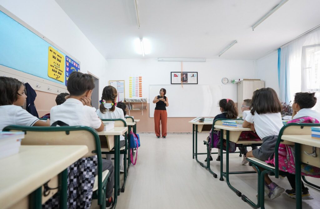 2024 Yılı Öğretmenlerin İl İçi Başvuru Takvimi ve Kılavuzu Açıklandı