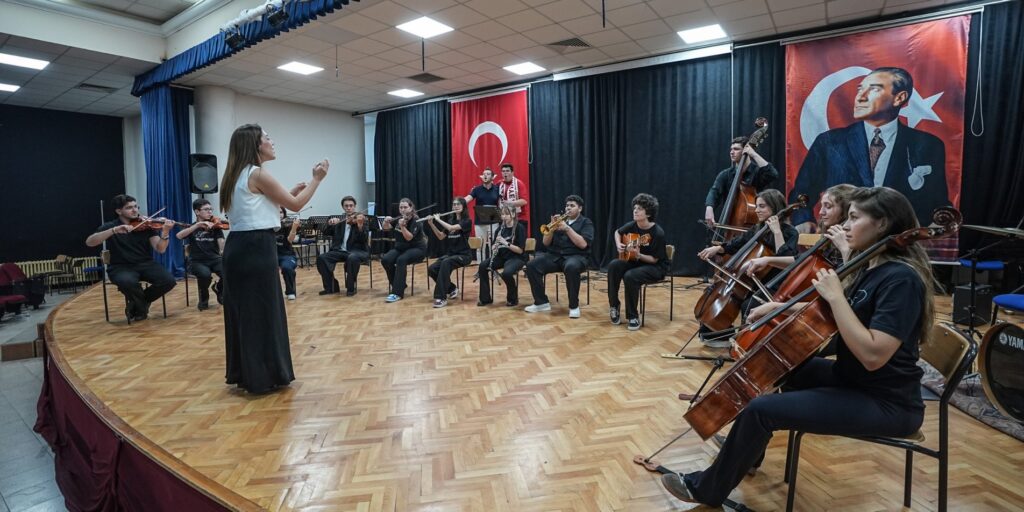 “Millî Takım Beste Yarışması” Birincisi Liseliler, Şampiyonluğun Gururunu Yaşıyor