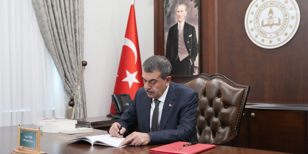 BAKAN TEKİN, ŞEHİT ÖĞRETMEN NECMETTİN YILMAZ’I ANDI