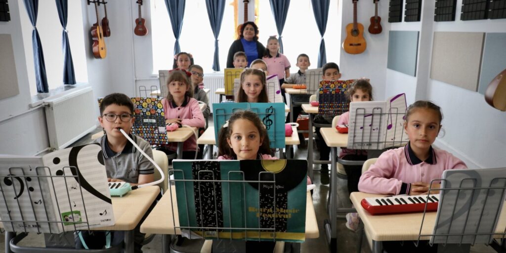Millî Mücadele’nin İzlerini Taşıyan Taş Mektep’te Çocuklar Geleceğe Hazırlanıyor
